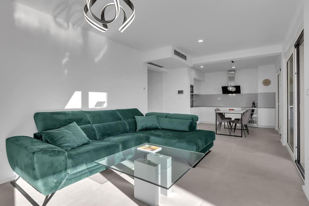 Apartman Delux With Private Pool - Makarska Exklusiv Tucepi Exterior photo