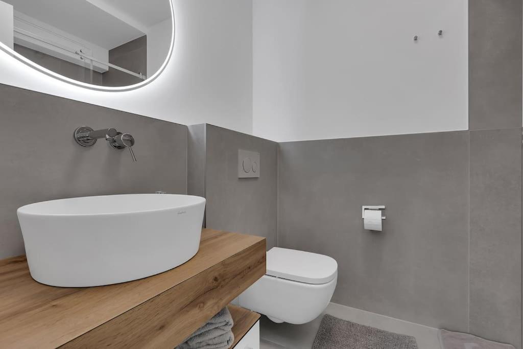 Apartman Delux With Private Pool - Makarska Exklusiv Tucepi Exterior photo